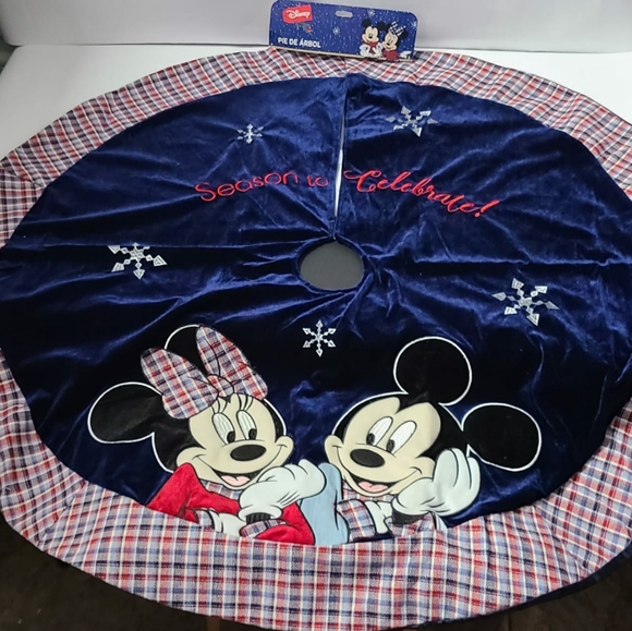 Disney Mickey and Minnie Mouse Christmas Tree Shirt - Picture 2 of 10